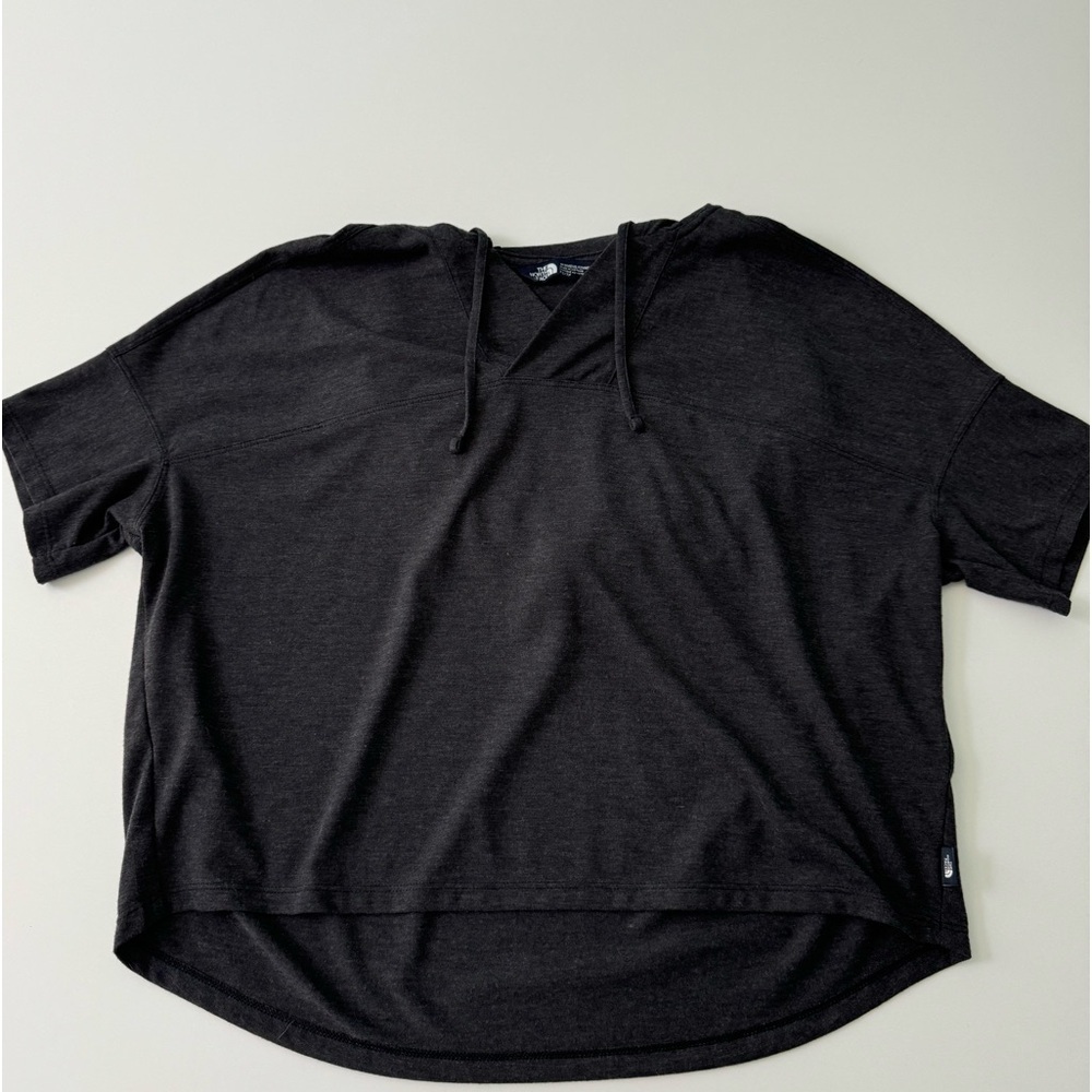 The North Face Women’s OBISPO crop short sleeve hoodie Size XS
